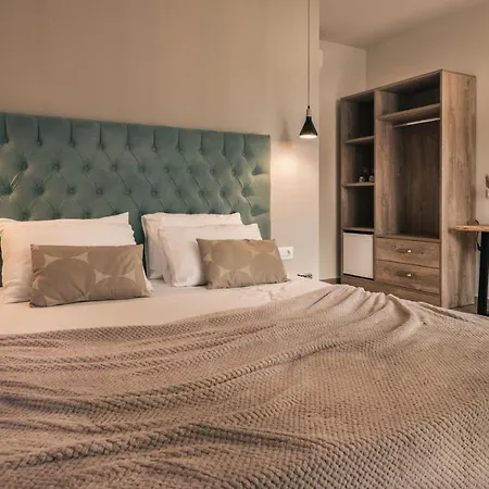 Aeolos Boutique & Aparthotel 4*