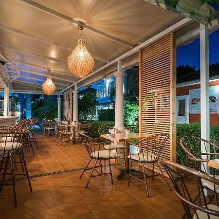 Aeolos Boutique & 4* Kalamákion